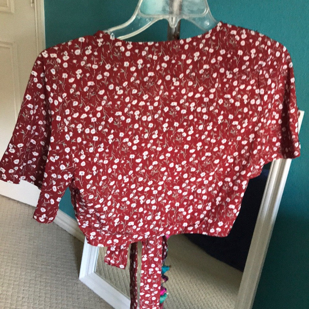 Floral Crop Top - Picture 2 of 4